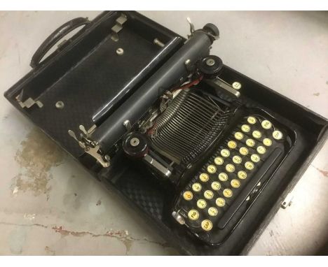 Vintage L C Smith &amp; Corona 'Special' typewriter, cased