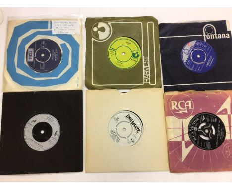 Box of approx. 140 single records ( some EP,s). Including McCoys, Gene McDaniels, Bob Dylan, Move, McCartney, Jackie Lyndon, 