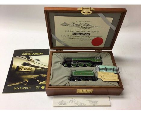 Bachman limited edition Green Arrow locomotive and tender in wooden box plus associated book and track together with steam ma