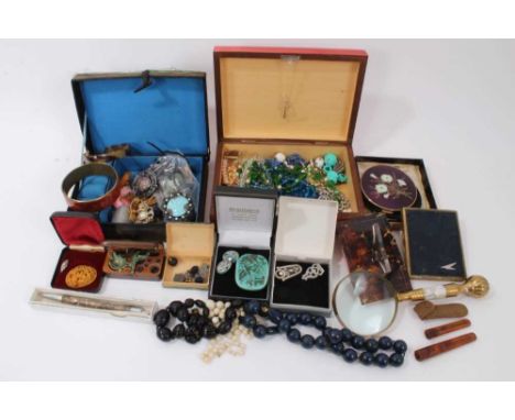 Vintage costume jewellery, bead necklaces, Stratton compact, cheroot holders and bijouterie 