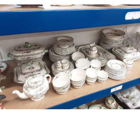 Extensive Copeland Spode 'Naran' pattern dinner service