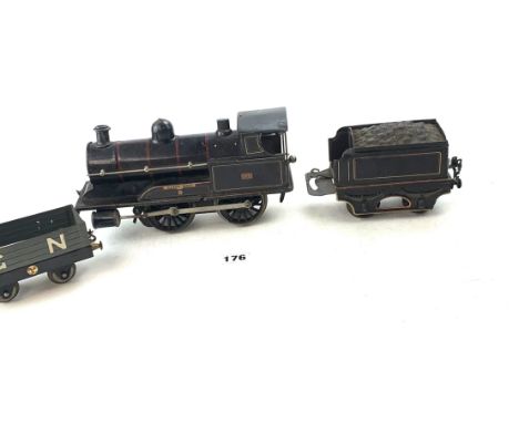 Marklin 0 gauge clockwork engine 'Queen Mary' 326 with tender and MLL GN goods wagon