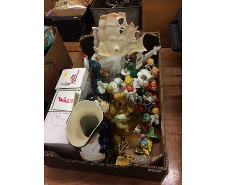 Tray of assorted including Wade figures