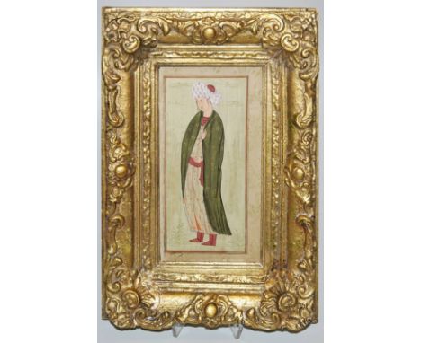 Indo-persische Miniaturmalerei eines NoblenJunger Mann mit Umhang und großem Turban, Feinmalerei auf Papier, 20 x 11 cm, beze