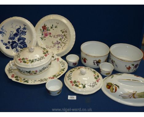 A quantity of miscellaneous china including a Royal Worcester Evesham china lid for an oval casserole dish, three small ramek