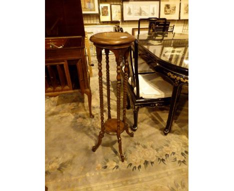 Antique oak plant stand on four barleytwist legs with lower shelf, H: 100 cm