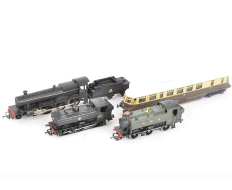 Bachmann Lima and Hornby 00 Gauge GWR-related Locomotives and Railcar, comprising Bachmann 45xx 2-6-2T no 5531 in GWR green, 