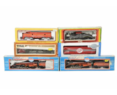 Southern Pacific H0 Gauge Diesel and Steam Locomotives by various makers, pair of Model Power 1006 4-6-2 Pacific Locomotives 