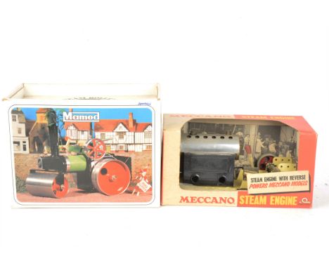 A Boxed Mamod SR 1a Spirit-fired Steam Roller, with reversing engine, polished aluminium rolls, whistle, level plug, 2 drive 
