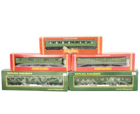 Hornby (Margate) and Replica 00 Gauge BR and SR Coaches, Hornby R486 and R487 SR malachite Composite and brake, R174 SR bogie