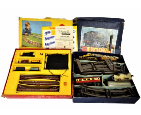 Tri-ang TT Gauge TB Set and Hornby and other makers 0 Gauge Accessories, TB set comprising unlined black Jinty, four trucks, 