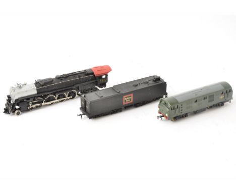 An Unboxed Bachmann American H0 Gauge CB&amp;Q 4-8-4 Locomotive and Tender, in 'Burlington Route' black/silver and red colour