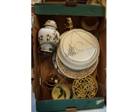 A mixed collection of items to include a brass trivet, a lamp base, Sylvac etc. Condition is mixed. No condition reports avai