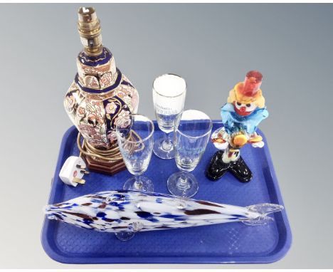 A tray of Murano glass clown and fish ornaments, Masons table lamp on wooden base, set of three Goldwell snowball glasses 