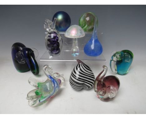 A COLLECTION OF GLASS PAPERWEIGHTS AND STUDIO GLASS FIGURES, to include three figures of elephants in varying sizes and style
