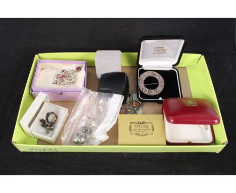 A collection of silver jewellery including amethyst set ring, peridot set ring, Scottish brooch etc