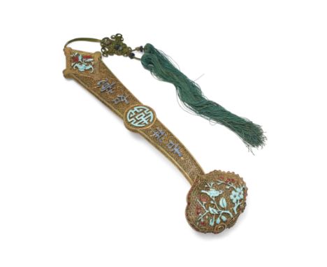 A Chinese hardstone-inset filigree ruyiLate Qing dynasty/Republic periodOf typical form, the shaft with inset turquoise, lapi