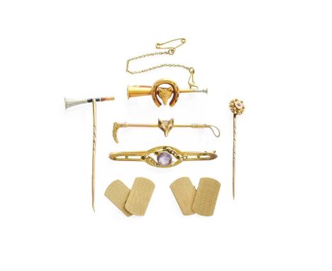 A Small Quantity of Jewellery, comprising of a pair of 9 carat gold chain linked cuflfinks; a brooch in the form of a hunting