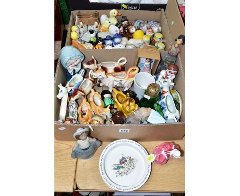 TWO BOXES AND LOOSE CRUET SETS, COW CREAMERS AND SUNDRY CERAMIC ITEMS, to include eighteen cruet sets in the forms of cats, s