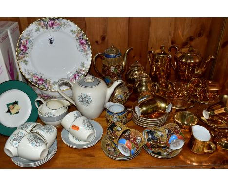 A GROUP OF CERAMIC TEA AND DINNERWARES, to include six Royal Albert Autumn Roses dinner plates (second quality), mixed gold l