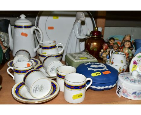 A GROUP OF ASSORTED CERAMICS BY SHELLEY, WEDGWOOD, GOEBEL, ETC, including a Shelley Celtic 11266 pattern fifteen piece coffee