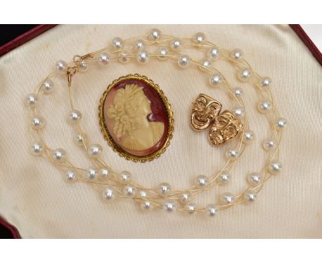 THREE JEWELLERY ITEMS, to include a freshwater cultured pearl necklace with clasp, clasp hallmarked 14ct yellow gold Edinburg