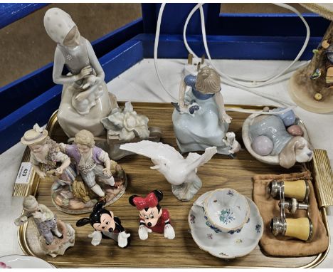 TRAY CONTAINING LLADRO FIGURINE, LLADRO GOOSE ORNAMENT, 2 NAO ORNAMENTS, 2 MEISSEN STYLE DOUBLE FIGURE ORNAMENTS, DISNEY MICK