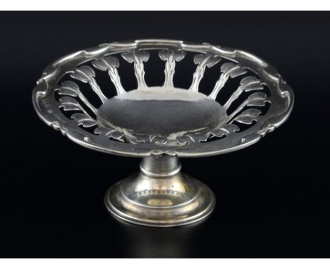 Edward VII Art Nouveau tazza with pierced and moulded decoration on round foot, by William Hutton & Sons Ltd., London, 1901, 
