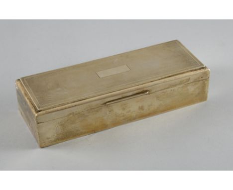 Modern silver cigarette box with engine turned decoration, by E & N Speak, Birmingham, 1982,