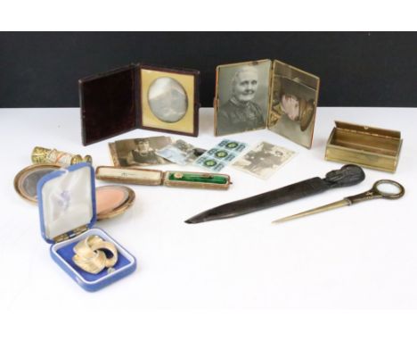 Box of trinkets to include mother-of-pearl snuff box, 19th century tintype of a woman, mother-of-pearl compact, a 19th centur