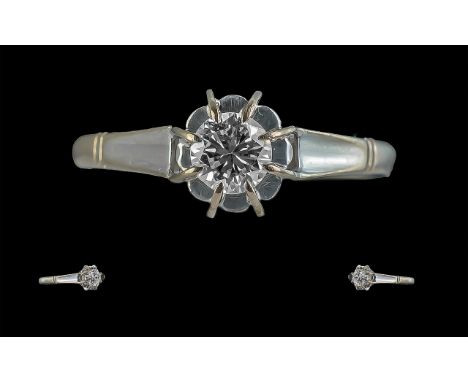 Ladies 18ct White Gold Attractive Single Stone Diamond Set Ring, marked 18ct to shank, circa 1970s, the round faceted diamond