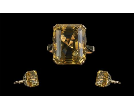 Ladies Attractive 9ct Gold Single Stone Citrine Set Dress Ring, the step cut citrine of pleasing colour and clarity, est. wei