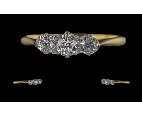 18ct Gold and Platinum 3 Stone Diamond Set Ring, Marked 18ct and Platinum to Shank, The 3 Round Faceted Diamonds of Excellent