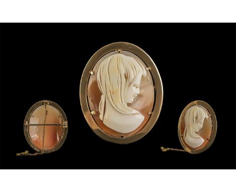 Ladies Excellent Quality 9ct Gold Shell Cameo of Oval Form, Depicts The Raised Image of the Portrait Bust of a Young Woman, M