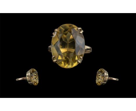 Ladies 9ct Gold Single Stone Citrine Set Ring. Hallmark for Birmingham 1964. The Large Faceted Citrine of Good Colour / Clari