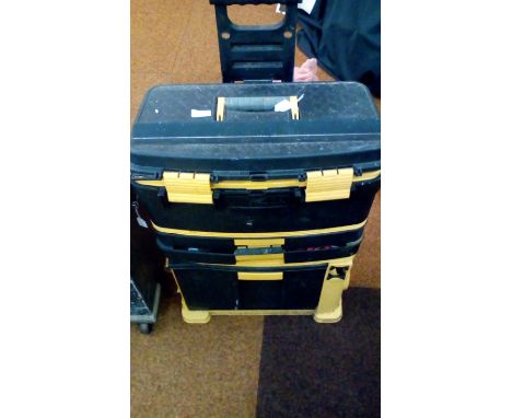 Stacking toolbox on wheels 