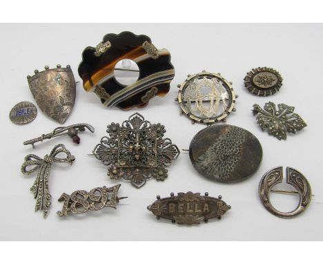 Collection of antique silver and white metal jewellery to include a Victorian Scottish banded agate brooch, a small Celtic st