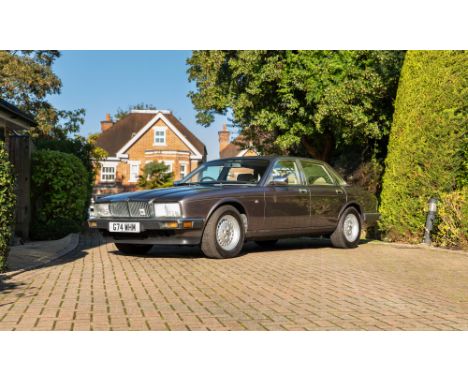 Officially unveiled on 8th October, 1986, the XJ40 was an all-new redesign of the XJ to replace the Series III, although the 