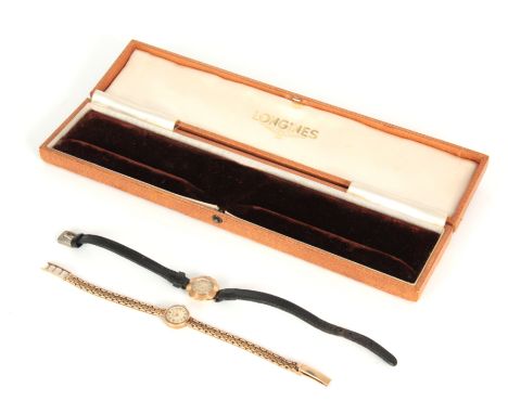 A LADIES VINTAGE 9CT GOLD LONGINES WRIST WATCH on a 9ct gold bracelet having a champagne dial with baton markers fronting a s