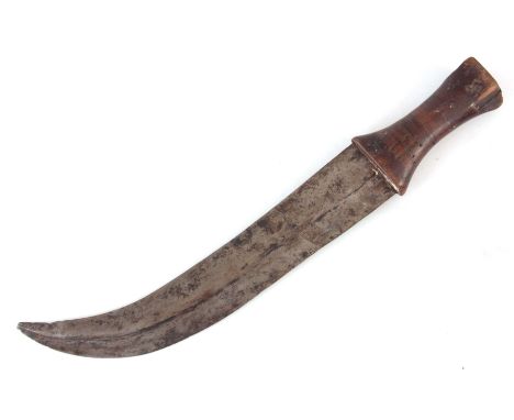 AN 19th CENTURY JAMBIYA DAGGER with curved steel double-edged blade 34cm overall