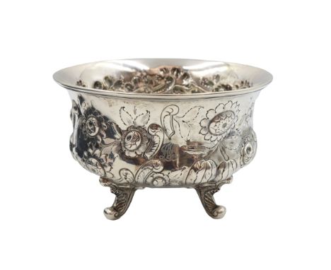 Engraved silver tri-footed bowl with repousse work 12.4 ozt 1228 Size: 6 x 6 x 4 in.