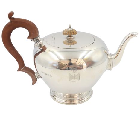 19c English Sterling Silver Teapot 25ozt Size: 9 3/4 x 5 3/4 x 7 in. #1033