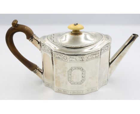 18/19 C English Sterling Engraved Teapot 15.3 ozt Size: 11 x 4 x 6 in.