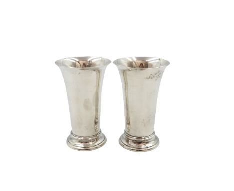 Pratt American Gilt Drinking Cups 15.7 ozt Size: 3 1/4 x 3 1/4 x 5 1/4 in. Monogrammed M McE 1272