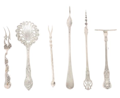 (6) Assorted Sterling Utensils (1) Shibler 3.2ozt Rare Shiebler lemon fork and Various 19c Sterling Size: 6 1/4 in. Bag#15