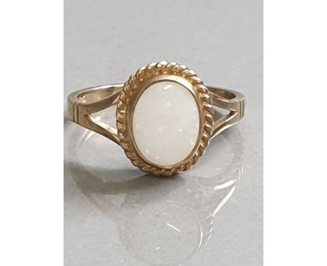 9CT GOLD OPAL RING 2.7G SIZE N
