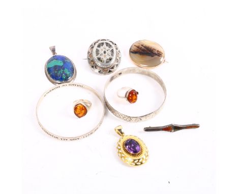 Various jewellery, including Scottish silver hardstone brooch, unmarked yellow metal amethyst and enamel locket pendant, 12g,