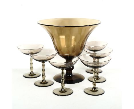 SIMON GATE for Orrefors Sandvik glass factory, a set of 6 liqueur glasses model G634 and a Sandvik stem vase, height of glass