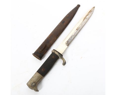 A German bayonet and scabbard, blade length 20cm 