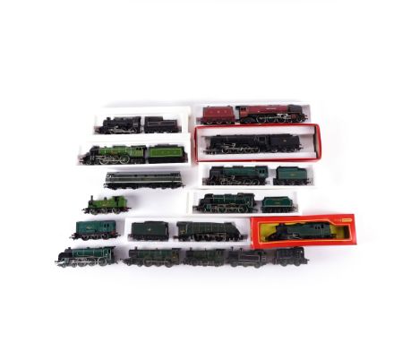 TOYS, A GROUP OF 12 00 GAUGE LOCOMOTIVES, MOSTLY BOXED HORNBYComprising R.154, R.350, R.066, R.855, R.59S, R.550, R.857, R.06